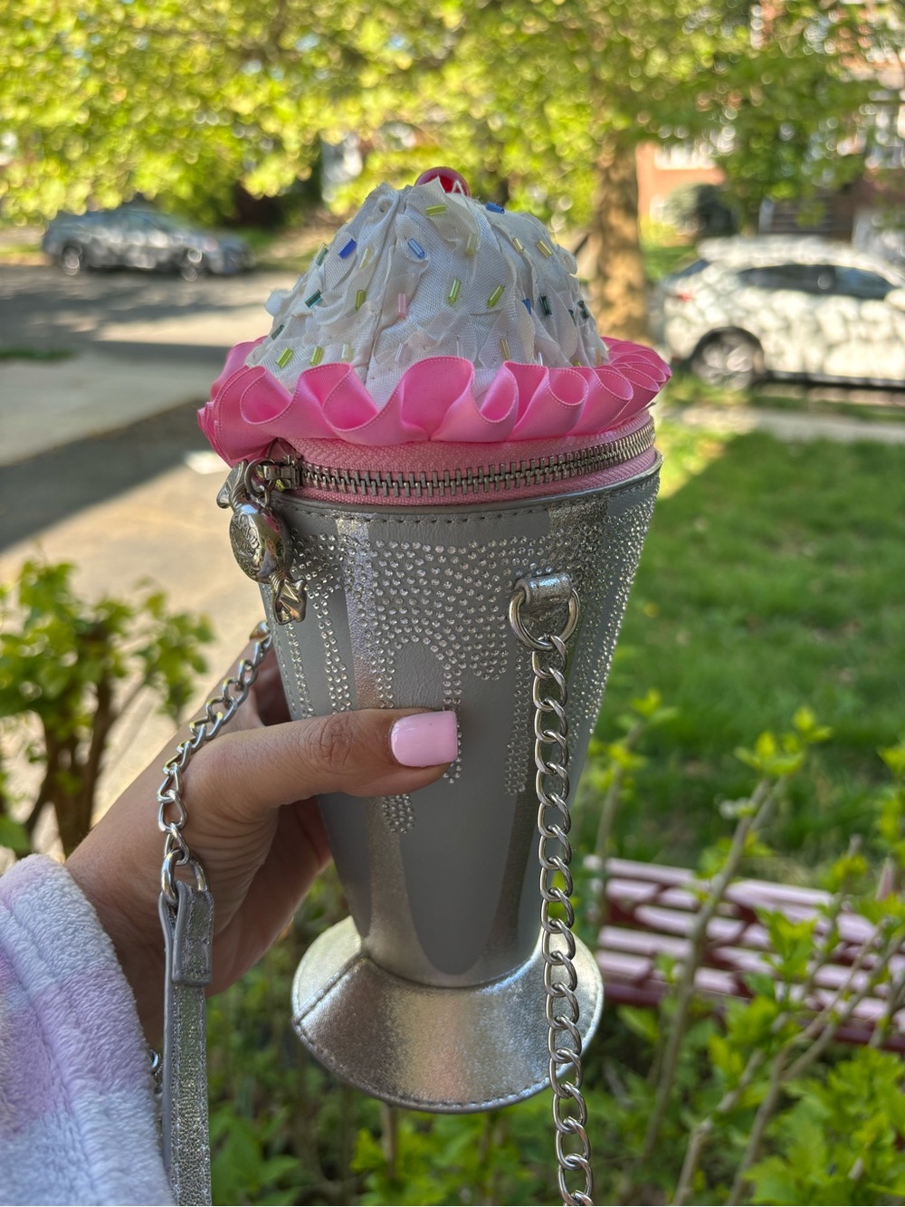 Betsey Johnson Shake it Up Ice Cream milkshake Crossbody Bag - Picture 3 of 4
